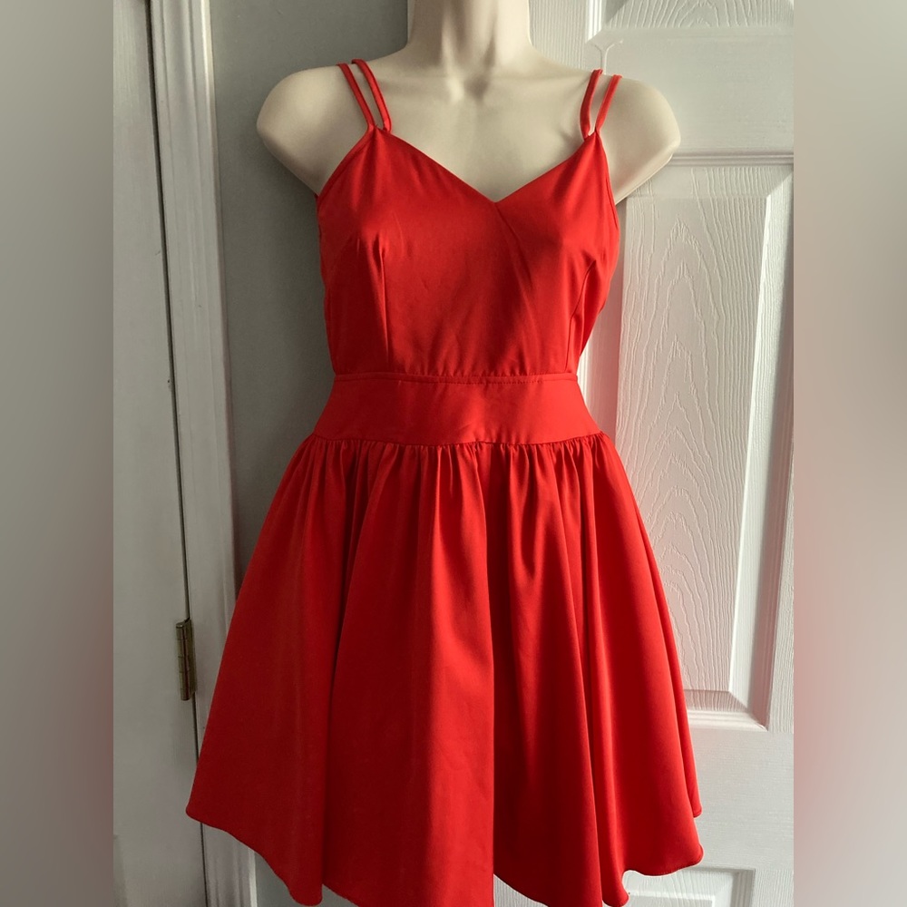 L’ATISTE by AMY Beautiful Bright Red Party Dress with Tulle, S